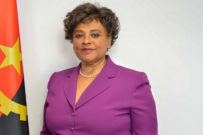 Carolina Cerqueira ministra de Estado para a Área Social