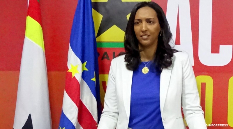 Janira H Almada 1 1 1