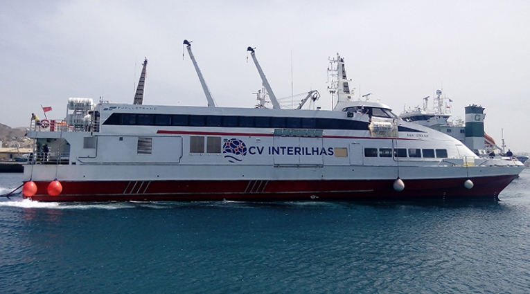 NAVIO INTER ILHAS 02