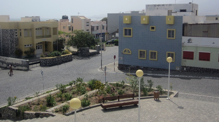 Praça Porto Novo crianças na rua