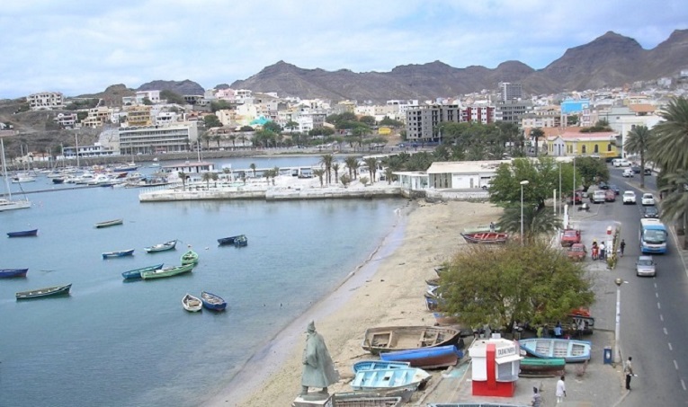 mindelo-cabo-verde[1].jpg
